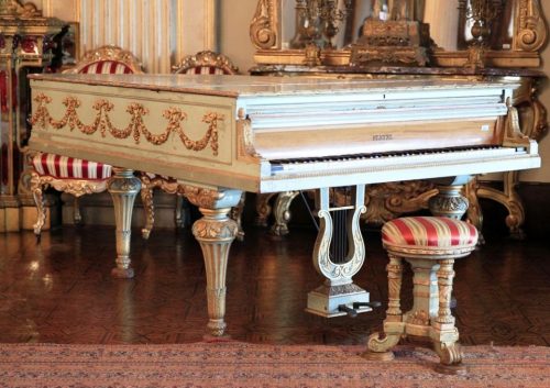 Dolmabahçe Sarayı Tarihi Muhteşem Osmanlı Piyanoları