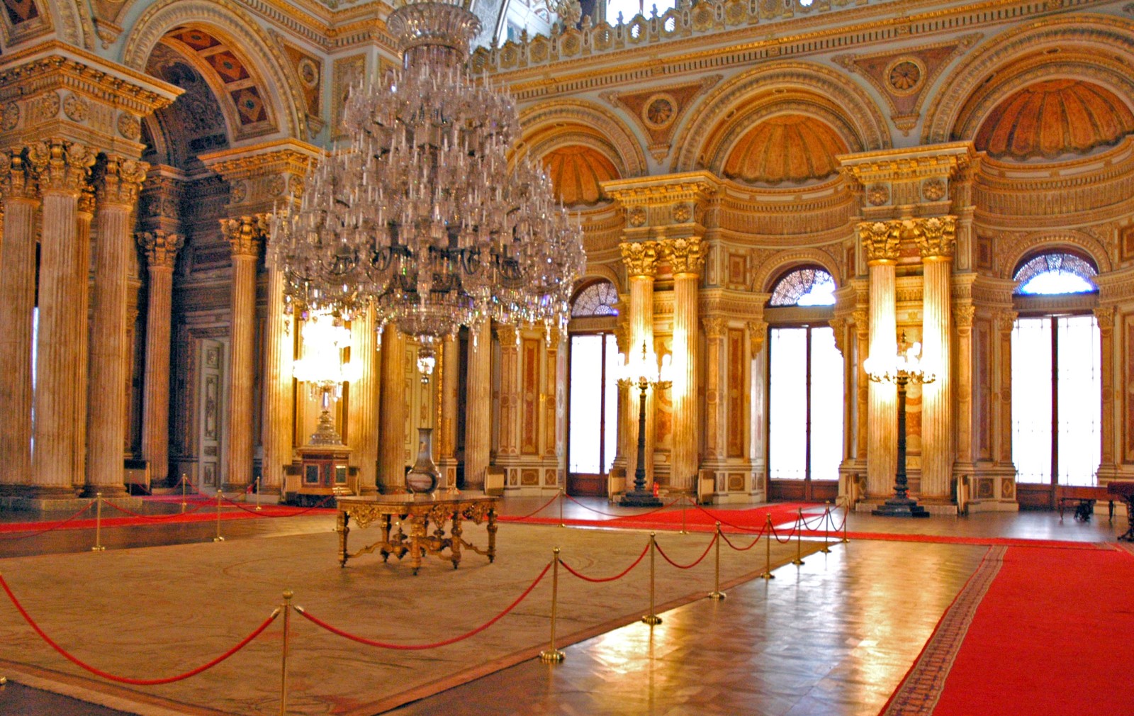 Dolmabahçe Sarayı Müzesi – İstanbul Dolmabahce Sarayi Tarihi Eserler. Osmanlı Müzeler Saraylar