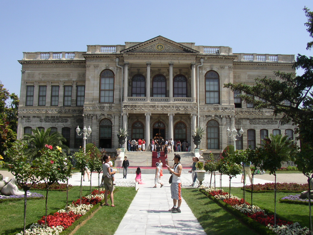 Dolmabahçe Sarayı Müzesi – İstanbul Dolmabahce Sarayi.Tarihi Eserleri. Osmanlı Müzeleri Sarayları