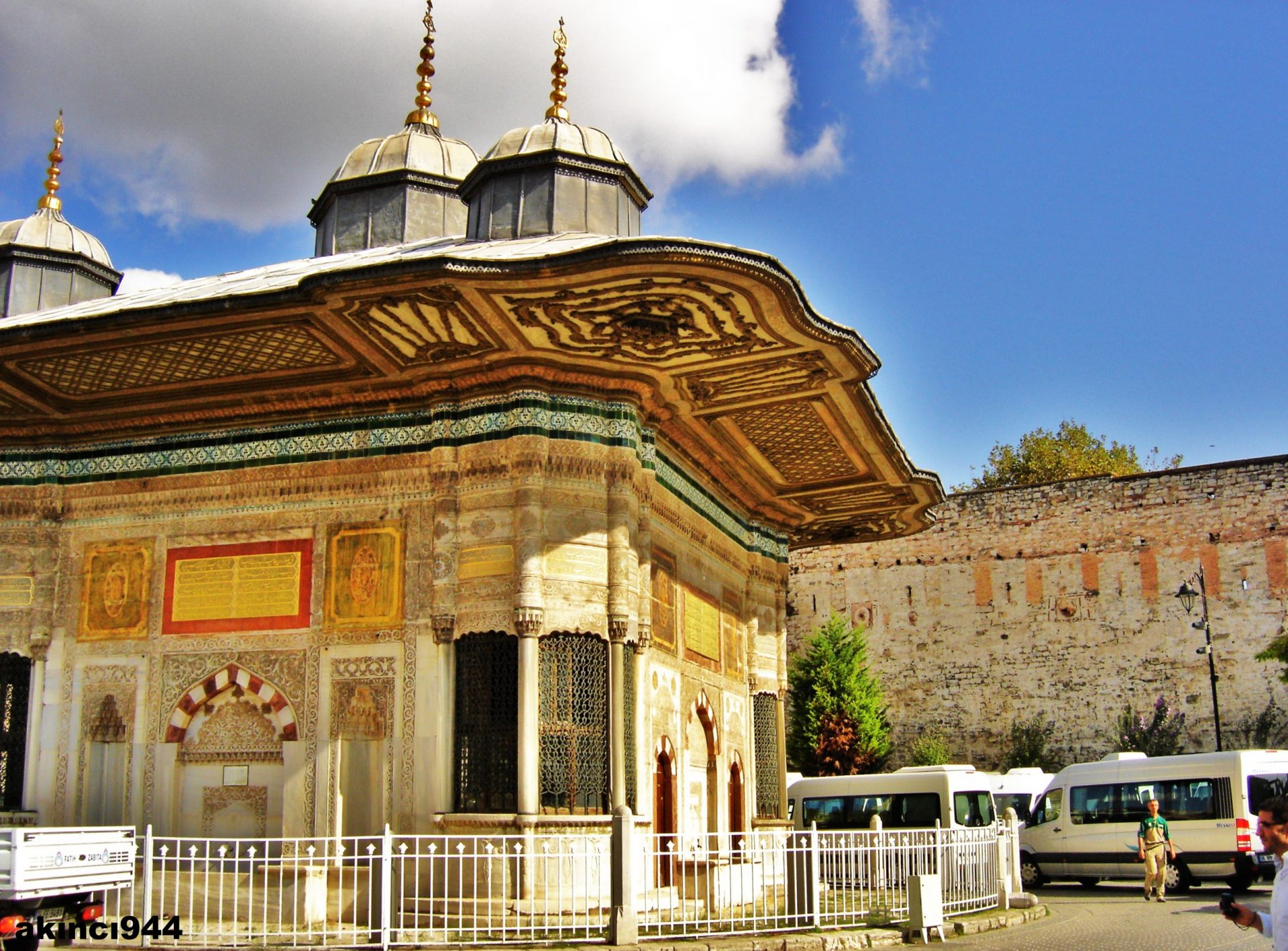 Topkapı Sarayı Müzesi Ve Alay Meydanı. Tarihi Eserler. Osmanlı Müzeler Ve Saraylar