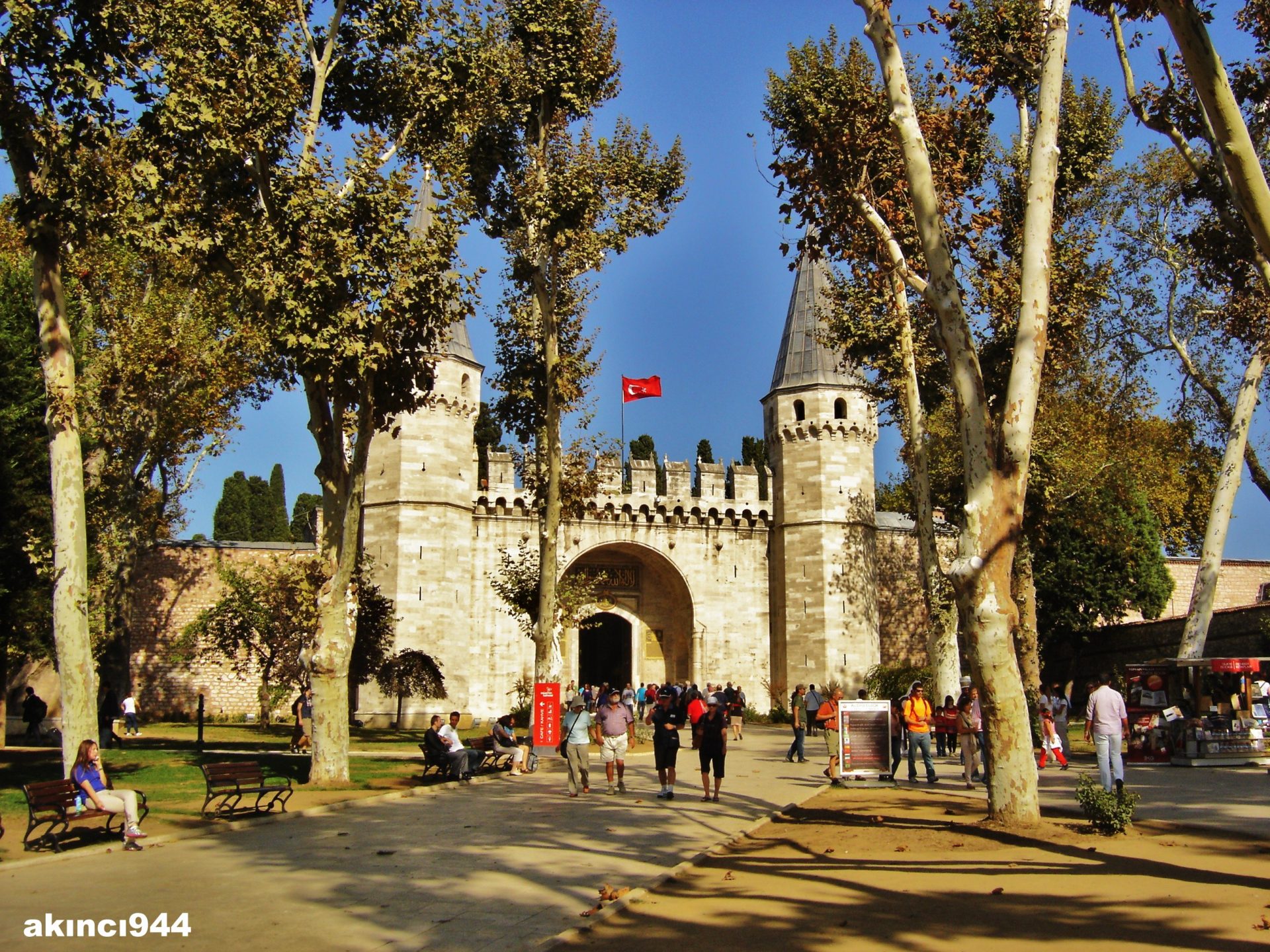 Topkapı Sarayı Müzesi Ve Alay Meydanı. Tarihi Eserleri. Türk Osmanlı Müzeleri Ve Sarayları. Önemli Türk Osmanlı Müzeleri Eserleri