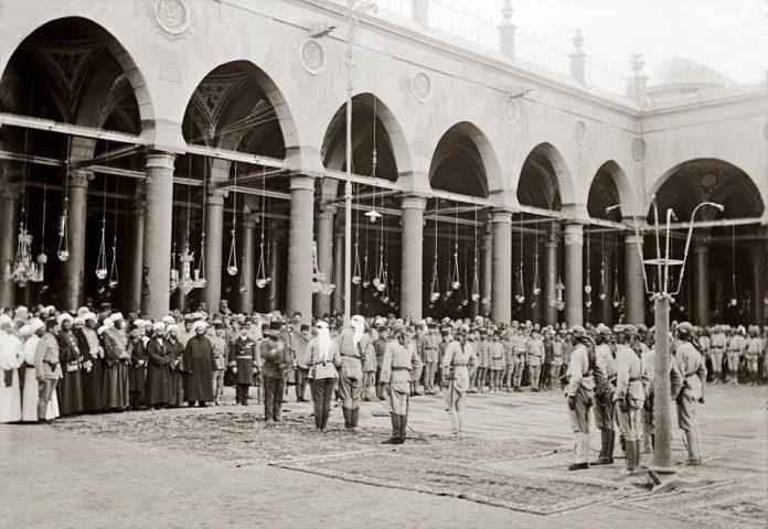 Haremeyn Sergisi Ilk Kez İstanbul. II. Abdülhamid Koleksiyonundaki Bir Fotoğraf Mescid I Haram. Kabe Nin 100 Yillik Fotograflari Istanbul