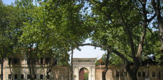 Osmanlı Padişahı III. Selim Topkapı Saray Has Bahçeleri Ve Harem Halvet Sokağı Eğlencesi Mint Topkapi Istanbul