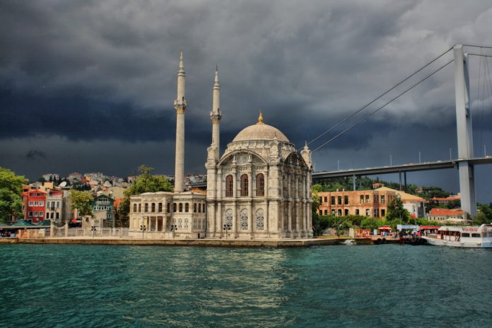 Sultan Abdülmecid Büyük Mecidiye Camii Ortaköy Camisi İstanbul Boğaziçi Beşiktaş Ilçesi. Ortakoy Ortaköy Büyük Mecidiye Camii. 2