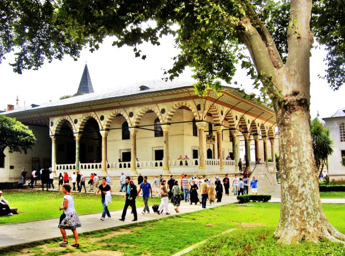 Topkapı Sarayı Enderun Avlusu Osmanlıda Kurulan Devlet Saray Okulu