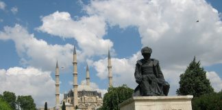 Mimar Sinan Heykeli Ve Selimiye Camii Mimarsinan Yapıtları Geçmiş Dünya Usta Mimarlık Mimari Köprü Yol Han Su Kemeri Saray Edirne