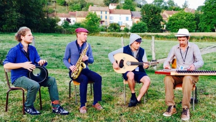 Osmanlı Müziği Yapan Avrupalılar Meşkhane Dört Müzisyen İstanbulda Kurdukları Meşkhane Adlı Grup Ile Osmanlı Müziğini Klasik Caz Müzikle Birleştiriyor